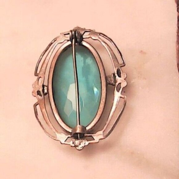 Large Blue Glass Brooch Pin Silvertone This beautiful brooch combines a stunning - Picture 8 of 9
